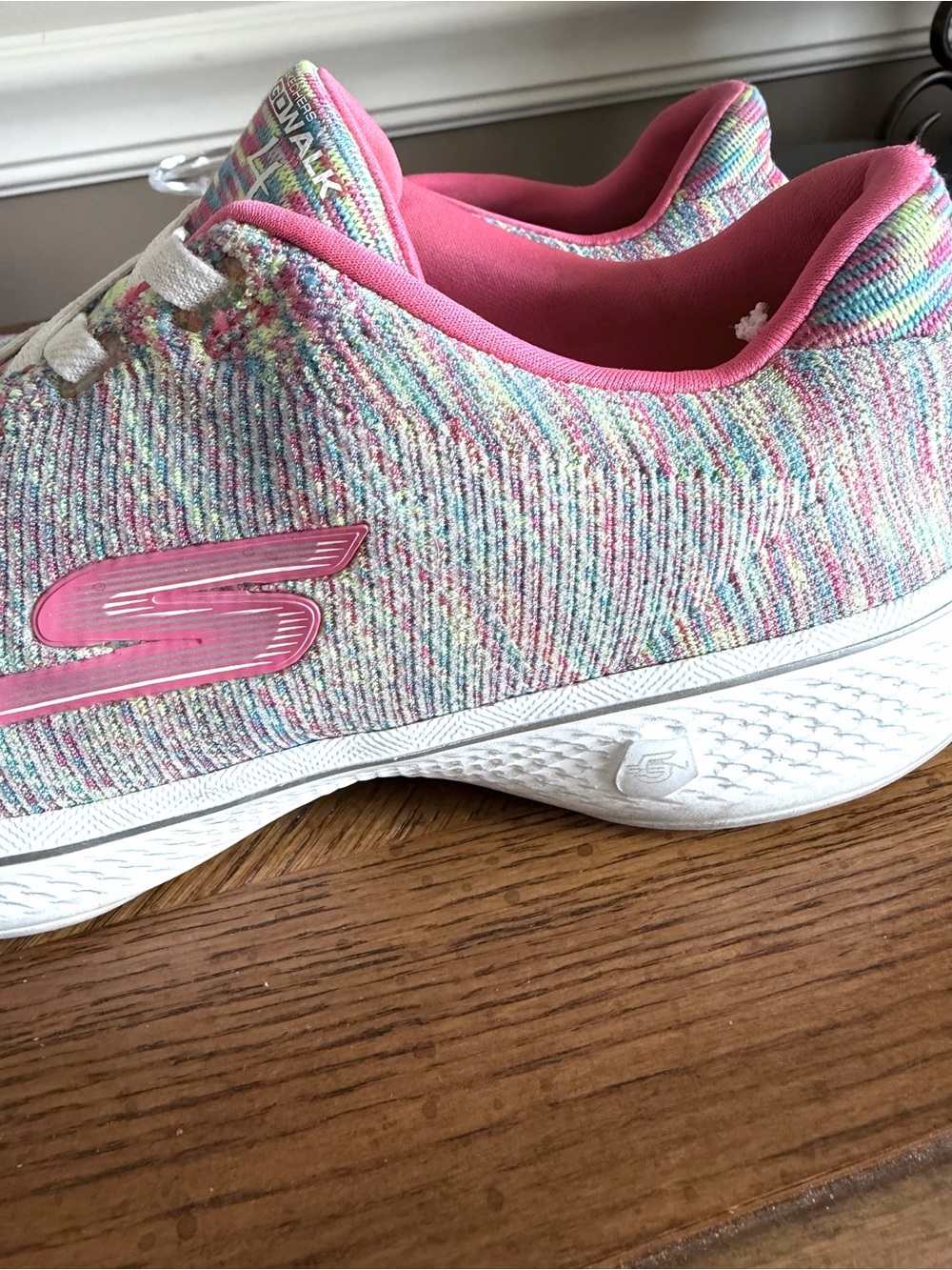 Skechers Sz 9 Go Walk 4 Cherish sneakers knit upper in space-dye pastels - Picture 3 of 9